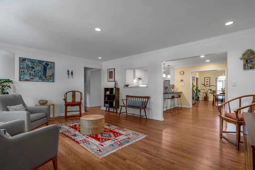 221 Greenbriar Road Lexington KY 40503