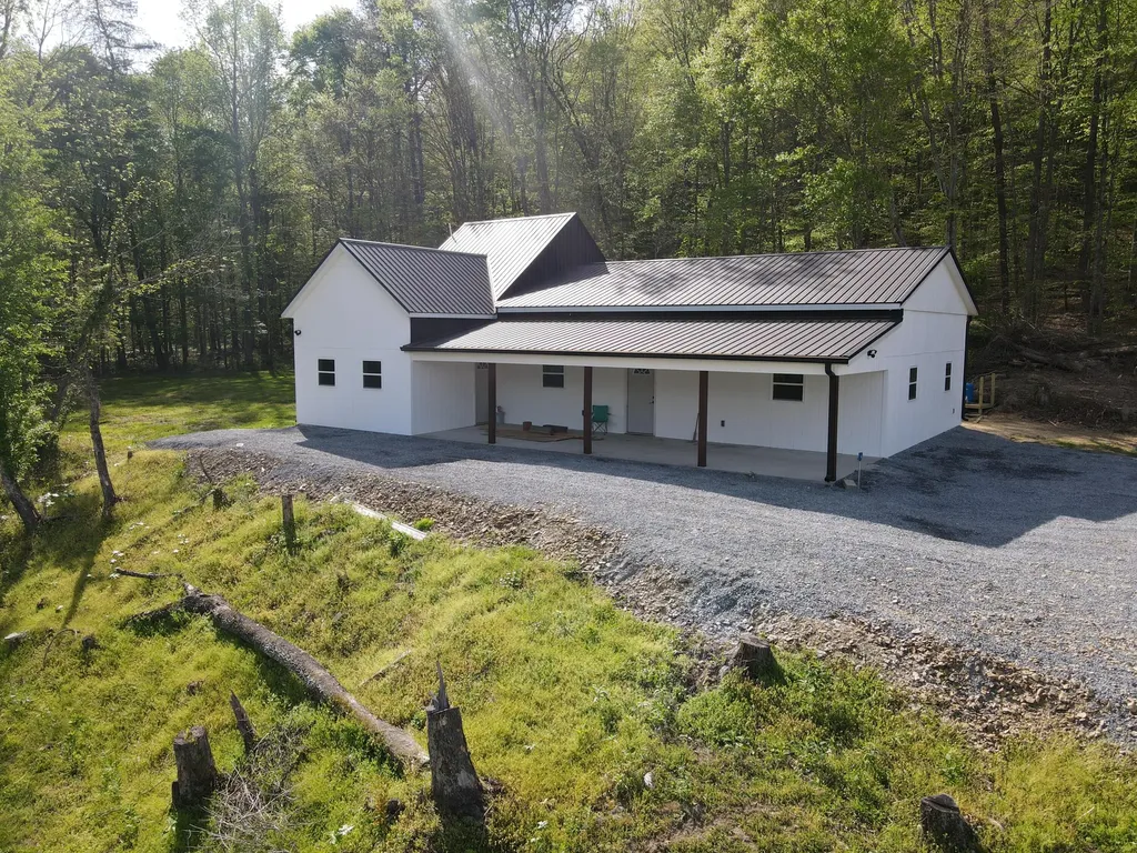 2748 Damron Creek Road Russell Springs KY 42642