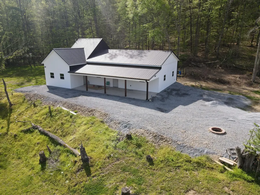 2748 Damron Creek Road Russell Springs KY 42642