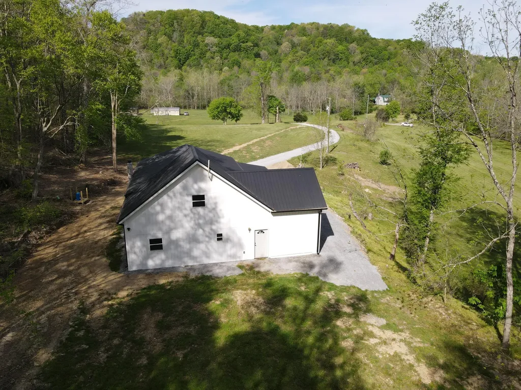 2748 Damron Creek Road Russell Springs KY 42642
