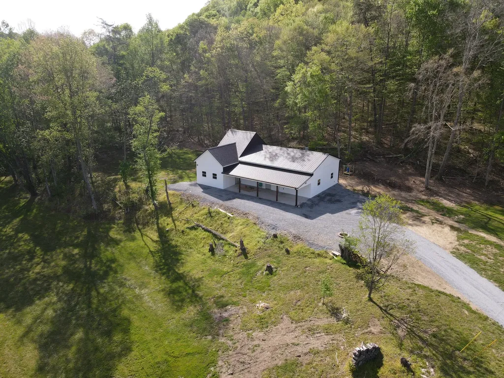 2748 Damron Creek Road Russell Springs KY 42642