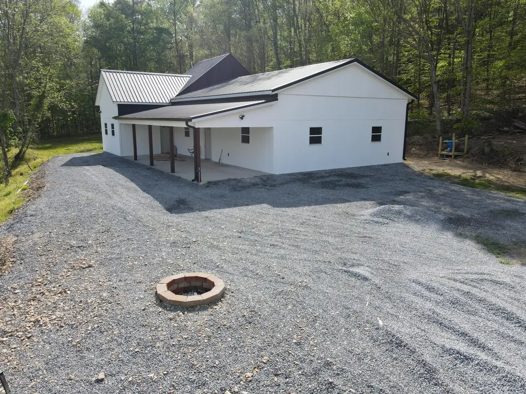 2748 Damron Creek Road Russell Springs KY 42642