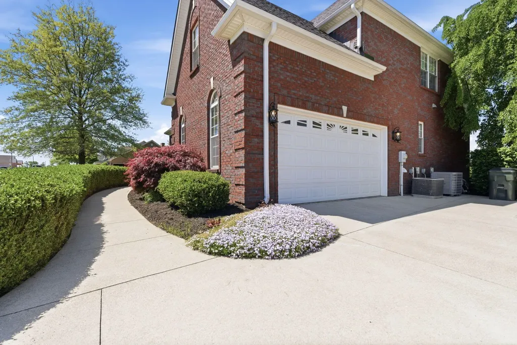 428 Houston Oaks Drive Paris KY 40361
