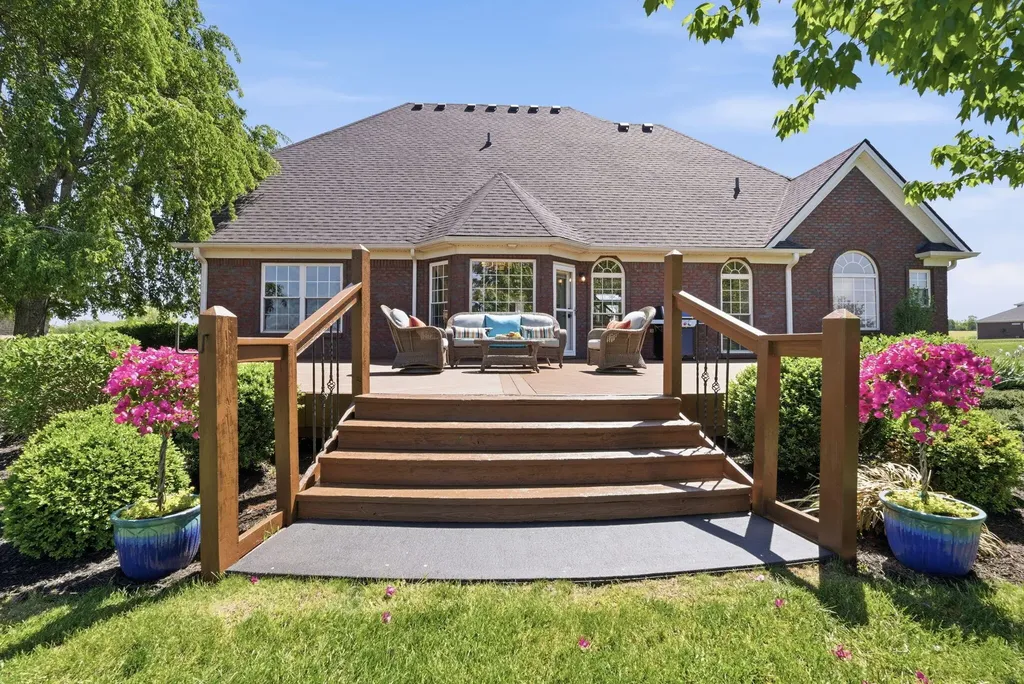 428 Houston Oaks Drive Paris KY 40361