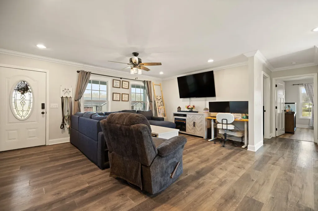 219 Brook Drive Jeffersonville KY 40337