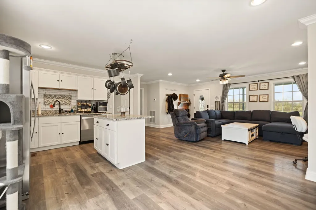 219 Brook Drive Jeffersonville KY 40337