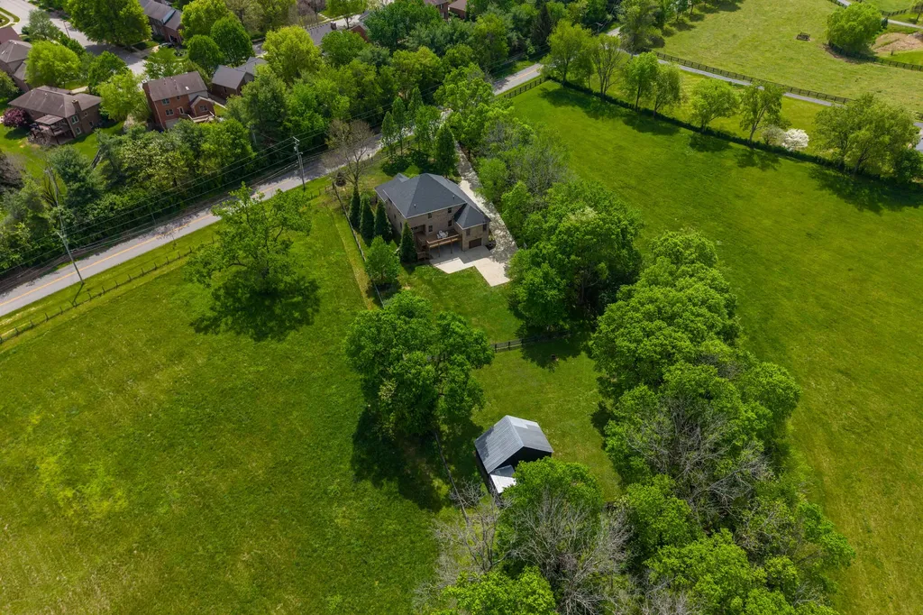 5085 Keene Road Lexington KY 40513