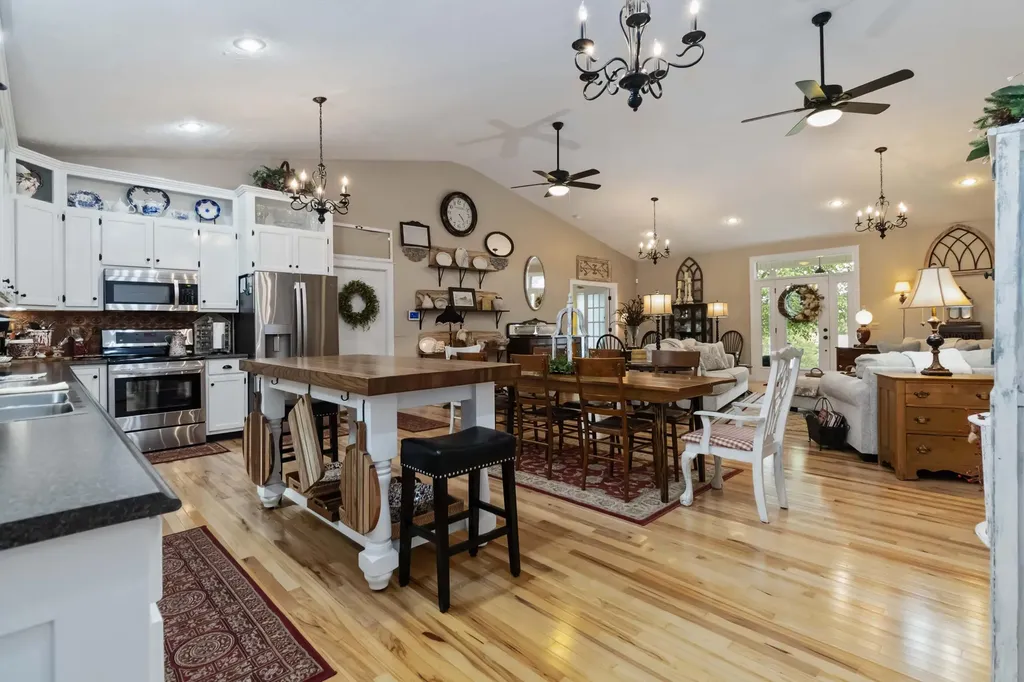 241 Perdue Road Monticello KY 42633