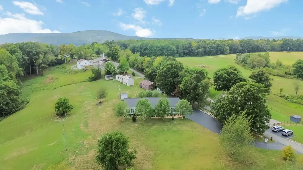 241 Perdue Road Monticello KY 42633