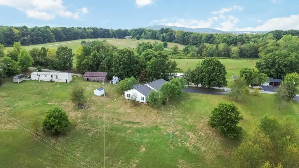241 Perdue Road Monticello KY 42633