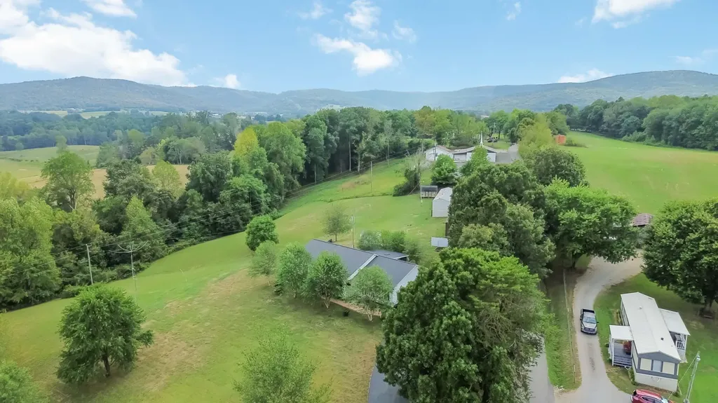 241 Perdue Road Monticello KY 42633