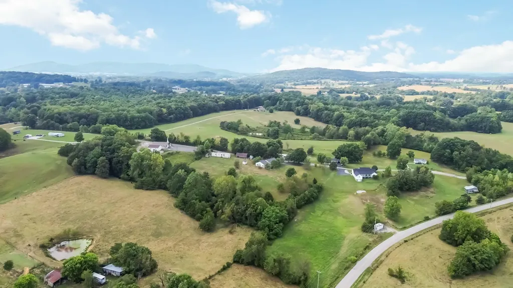241 Perdue Road Monticello KY 42633