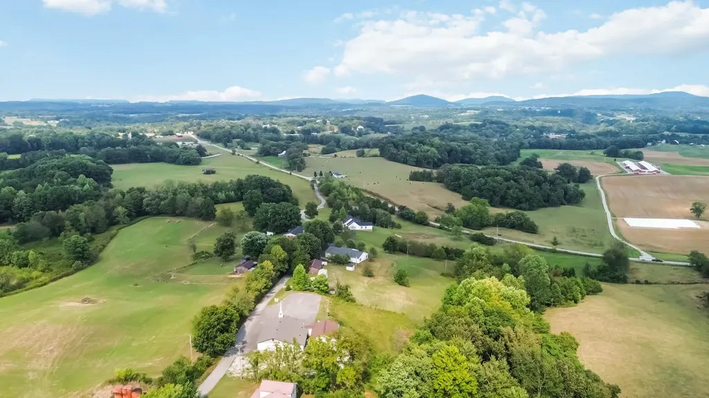 241 Perdue Road Monticello KY 42633