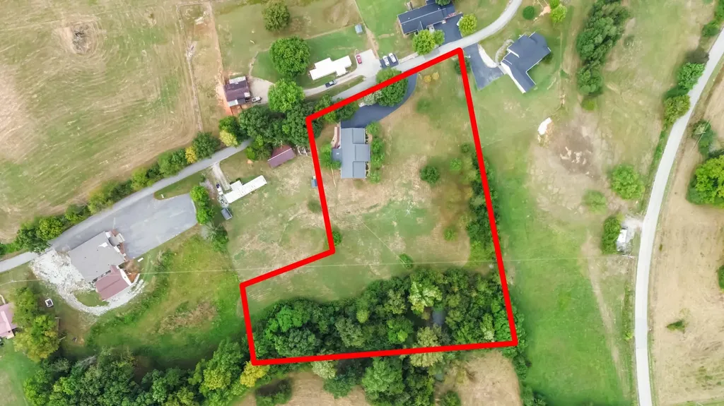 241 Perdue Road Monticello KY 42633