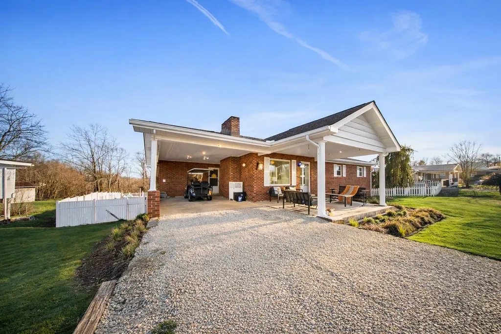 7404 Nekirk Road Ashland KY 41102