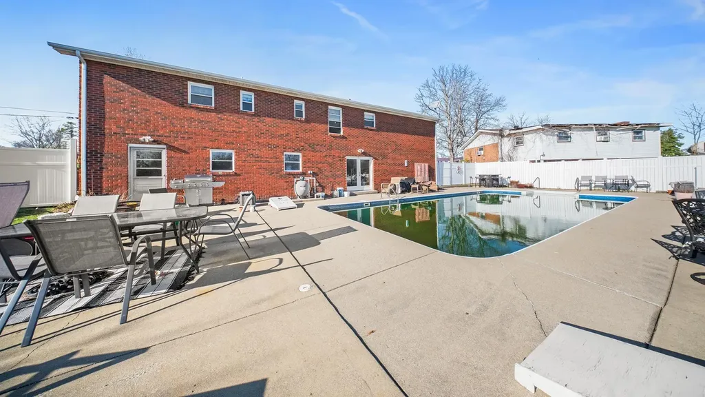 7404 Nekirk Road Ashland KY 41102