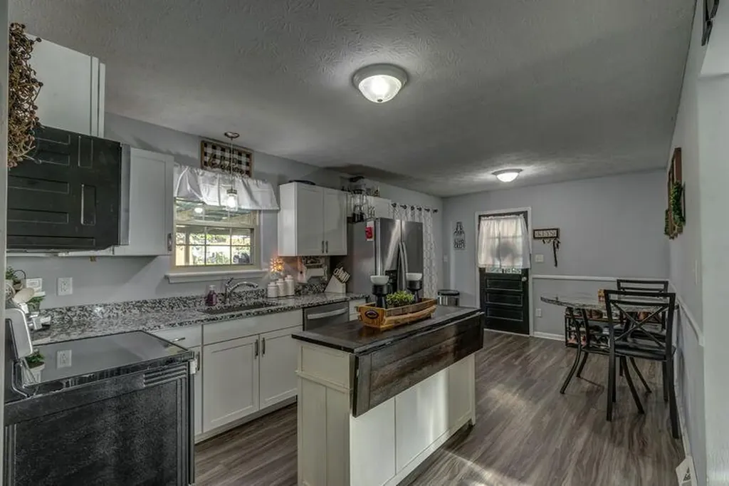 1933 Yorktown Drive Paris KY 40361