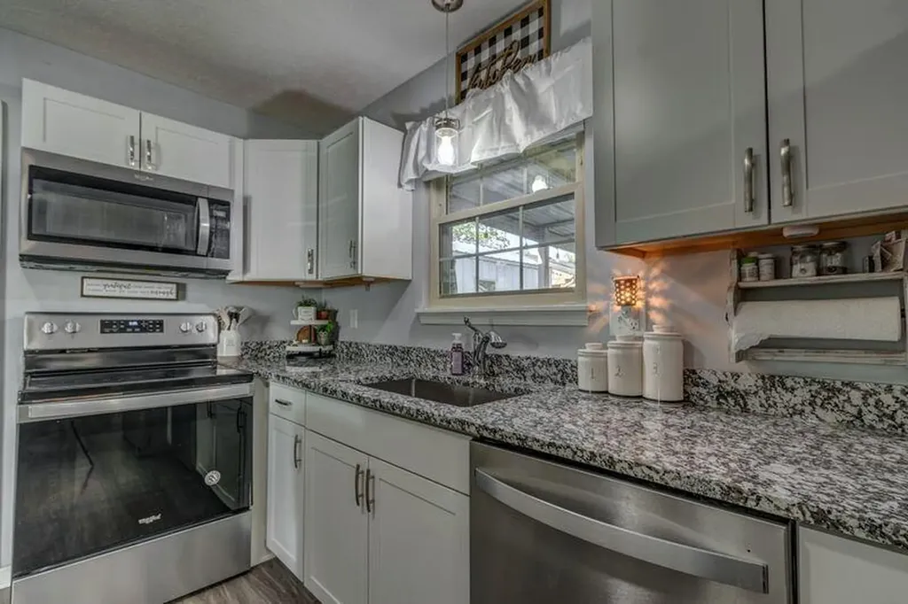 1933 Yorktown Drive Paris KY 40361