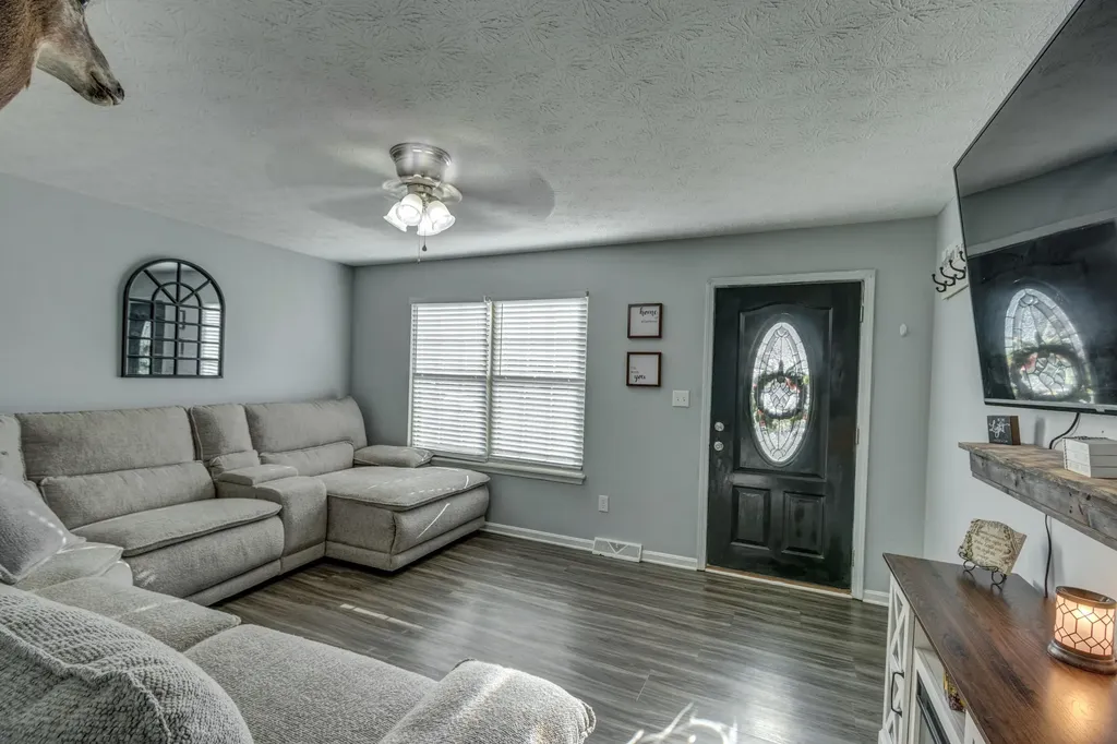 1933 Yorktown Drive Paris KY 40361