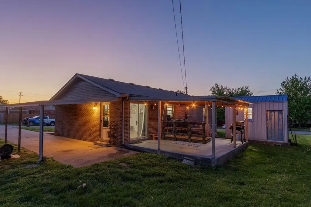 1933 Yorktown Drive Paris KY 40361
