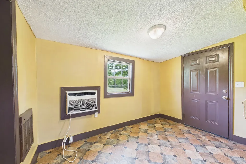 10949 & 10951 E Laurel Road London KY 40741