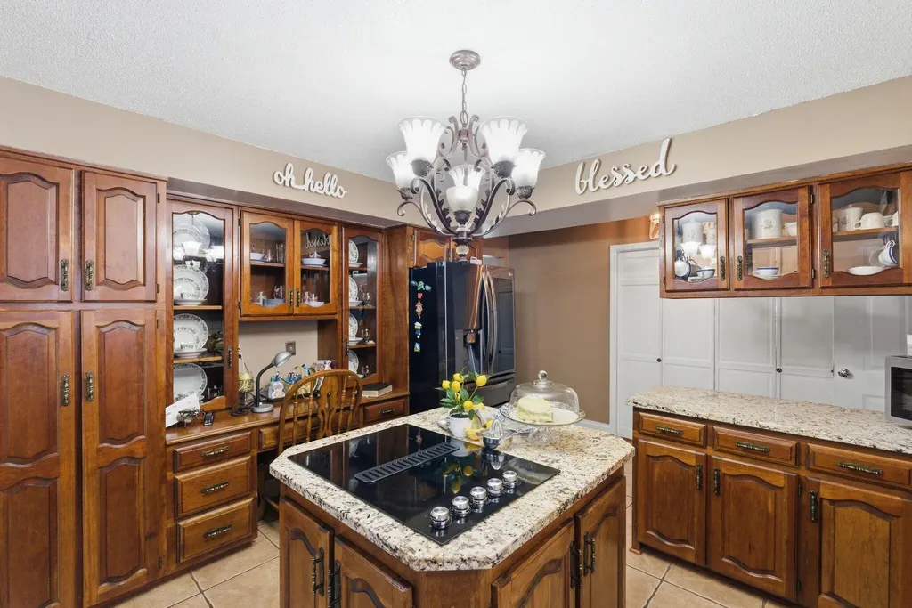 10949 & 10951 E Laurel Road London KY 40741