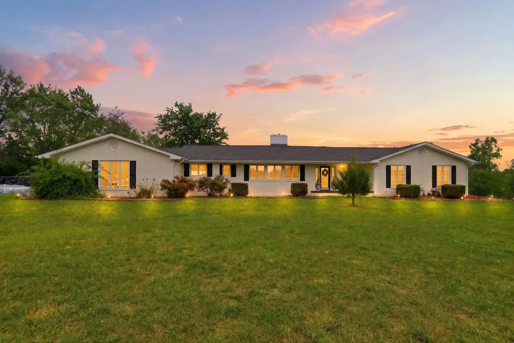 10949 & 10951 E Laurel Road London KY 40741