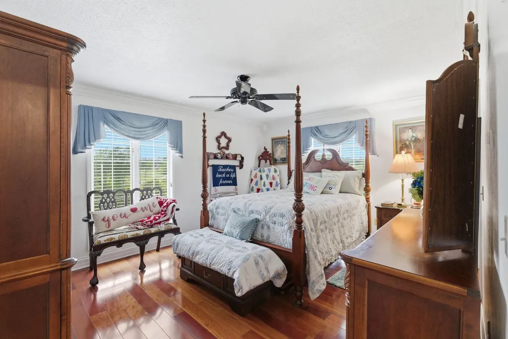 10949 & 10951 E Laurel Road London KY 40741