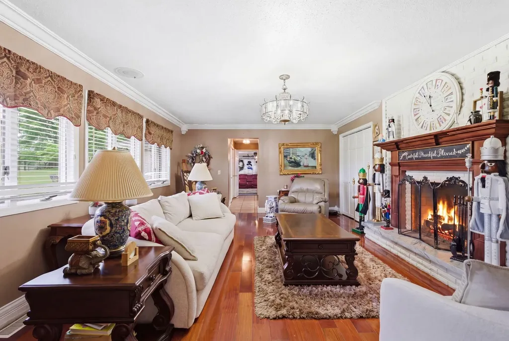 10949 & 10951 E Laurel Road London KY 40741