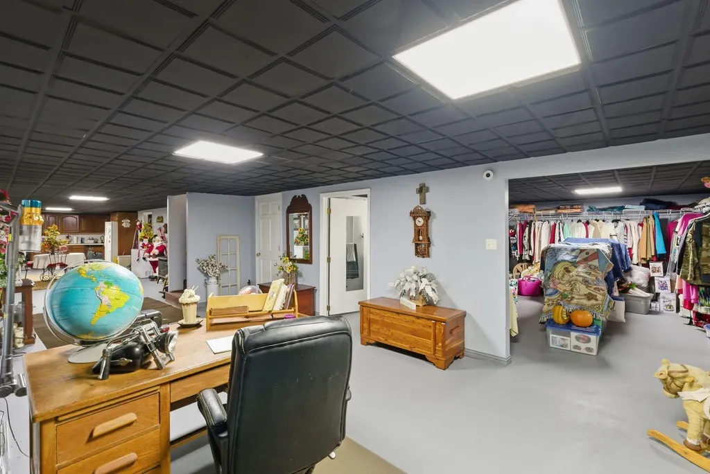 10949 & 10951 E Laurel Road London KY 40741