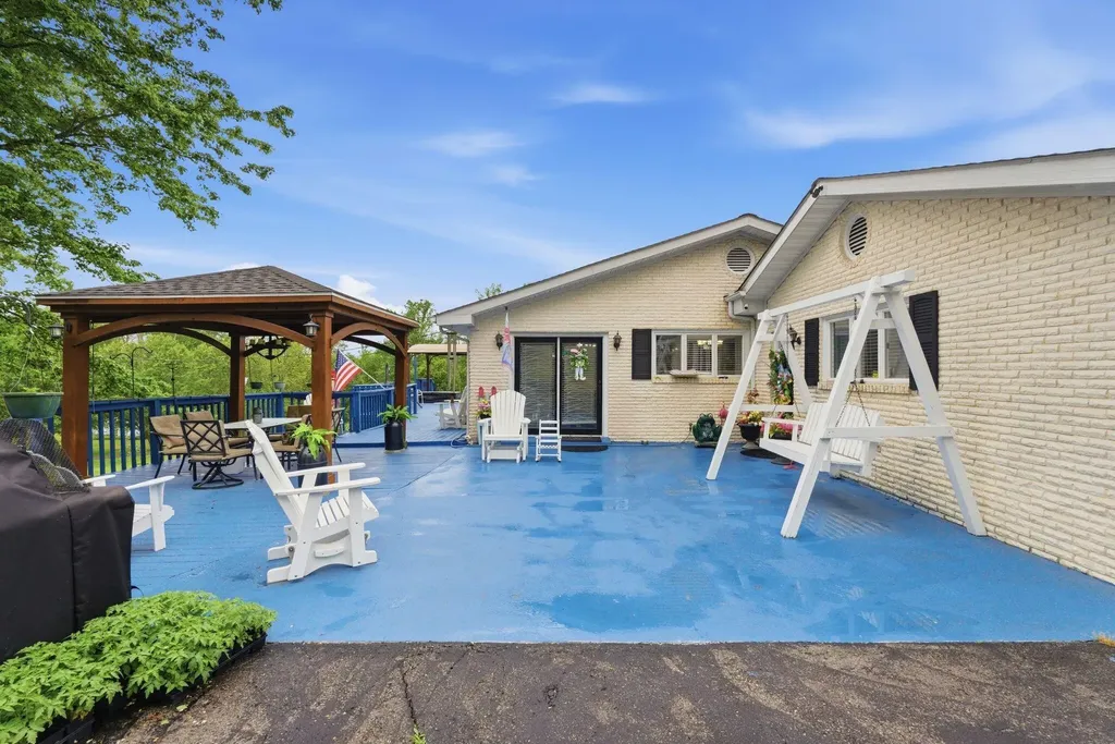 10949 & 10951 E Laurel Road London KY 40741