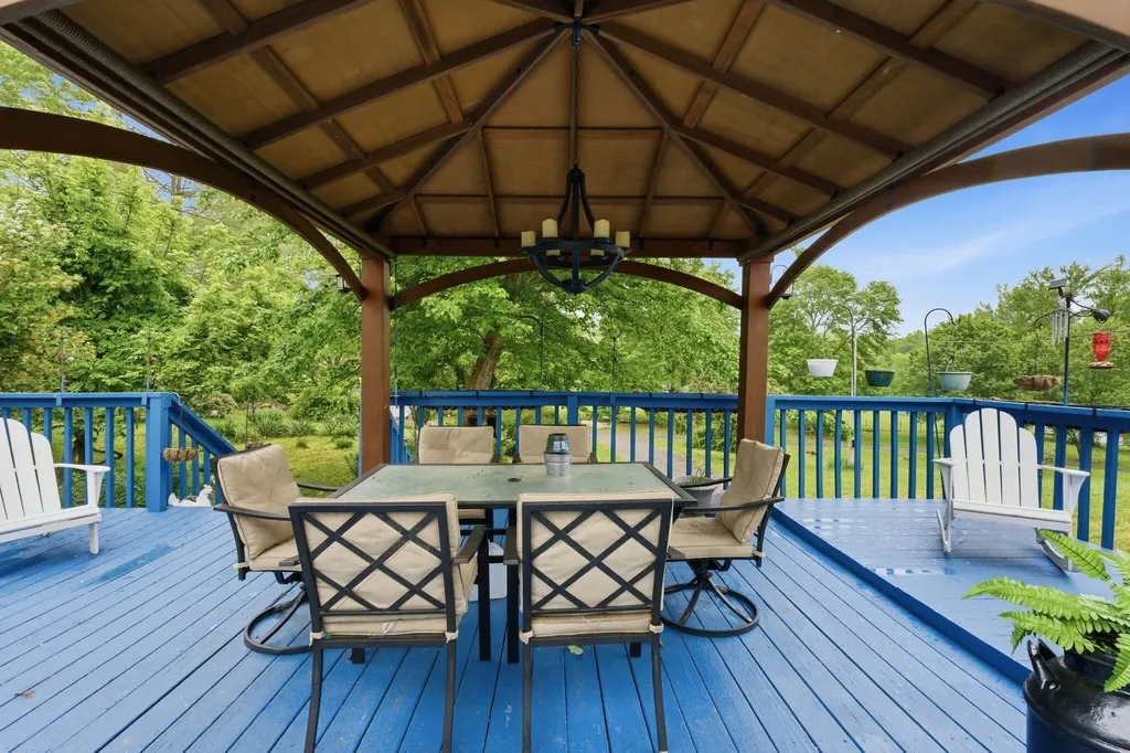 10949 & 10951 E Laurel Road London KY 40741
