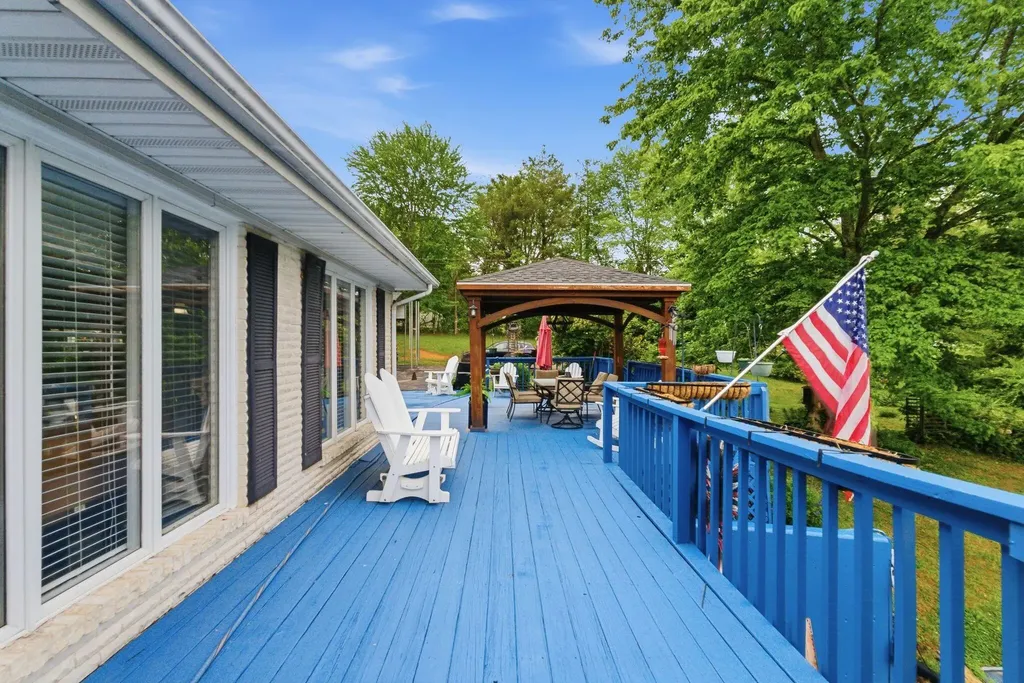 10949 & 10951 E Laurel Road London KY 40741