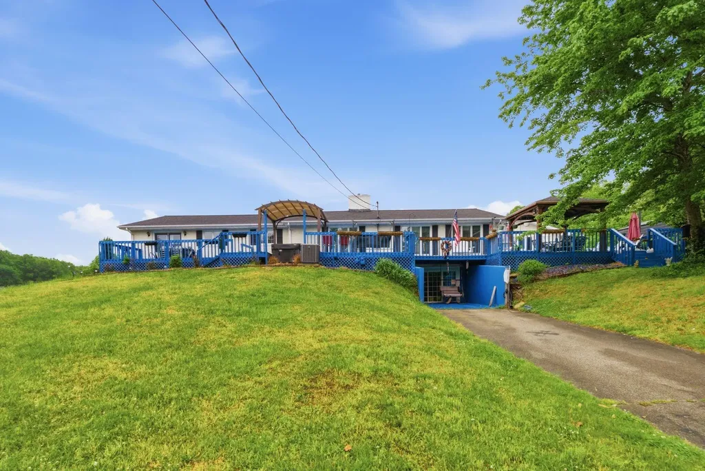 10949 & 10951 E Laurel Road London KY 40741
