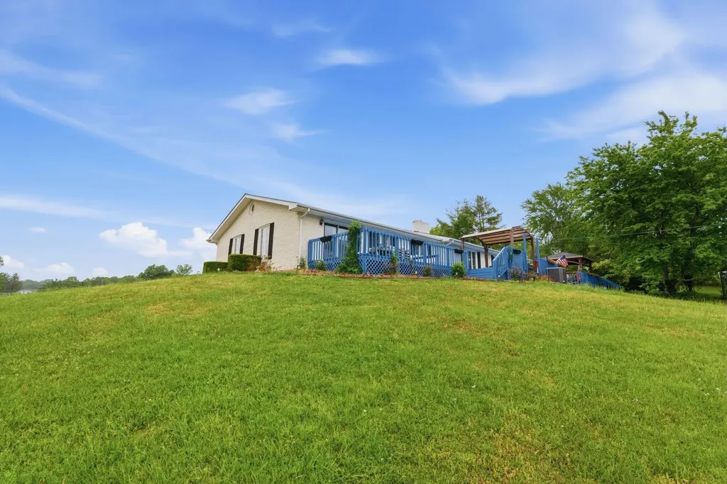 10949 & 10951 E Laurel Road London KY 40741
