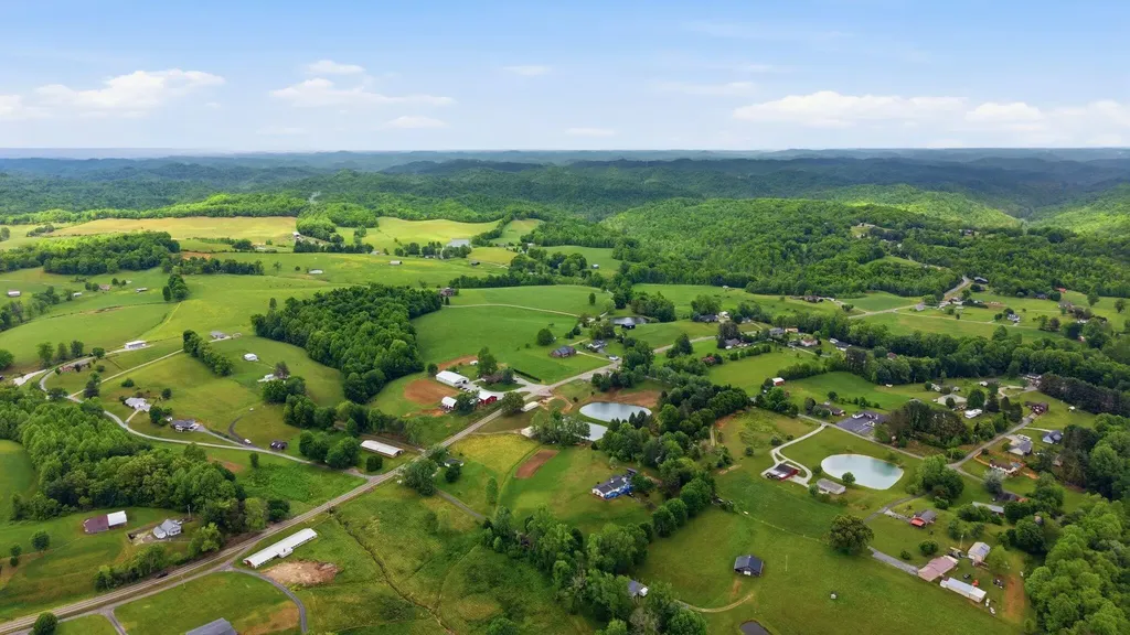 10949 & 10951 E Laurel Road London KY 40741