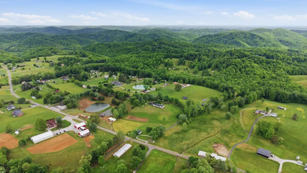 10949 & 10951 E Laurel Road London KY 40741