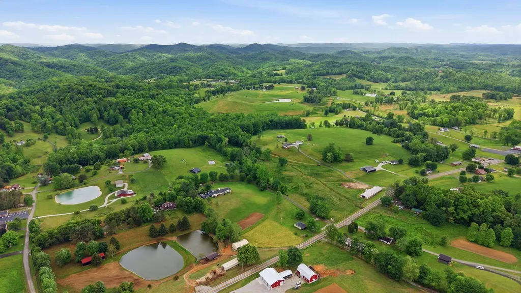 10949 & 10951 E Laurel Road London KY 40741