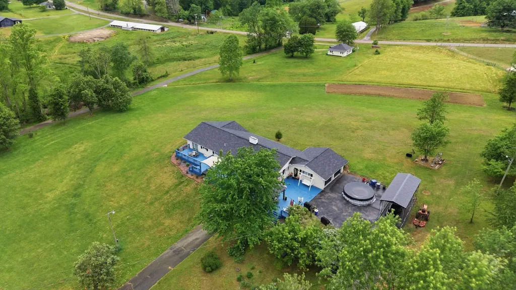 10949 & 10951 E Laurel Road London KY 40741