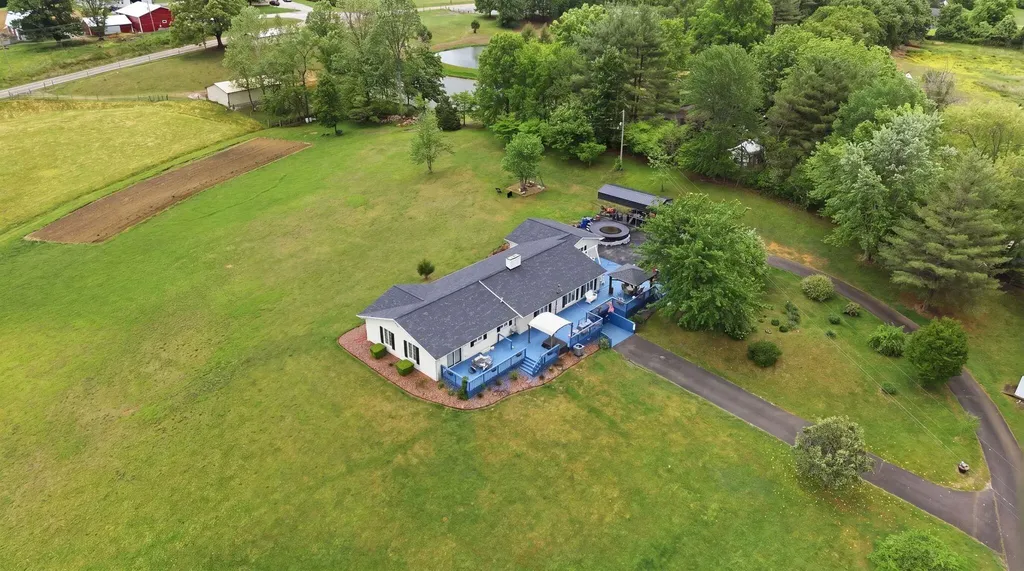 10949 & 10951 E Laurel Road London KY 40741