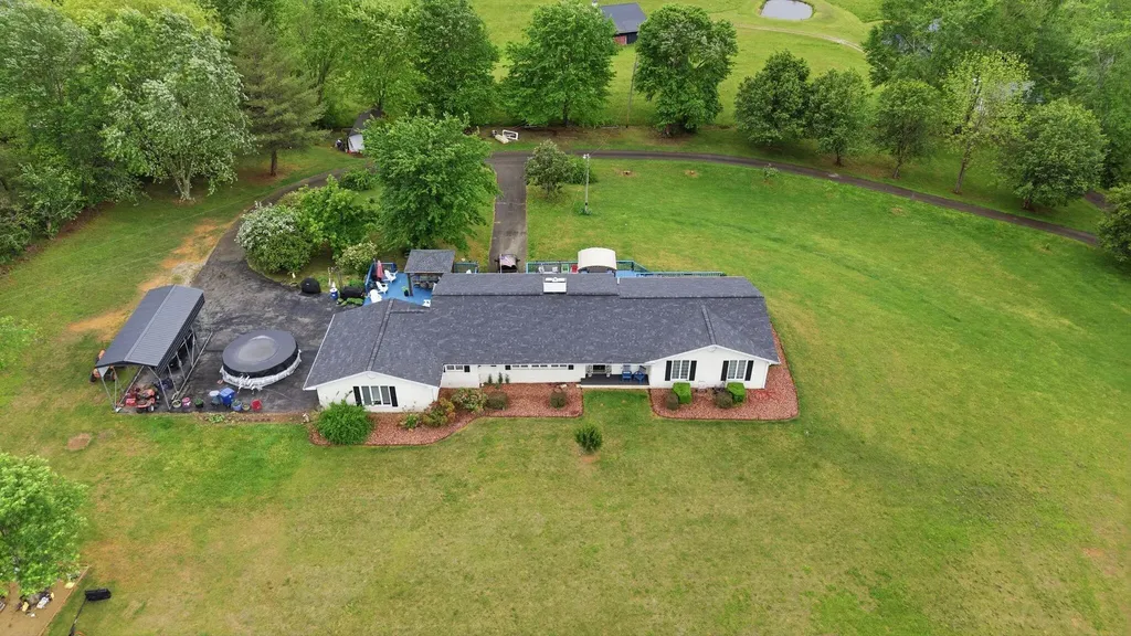10949 & 10951 E Laurel Road London KY 40741