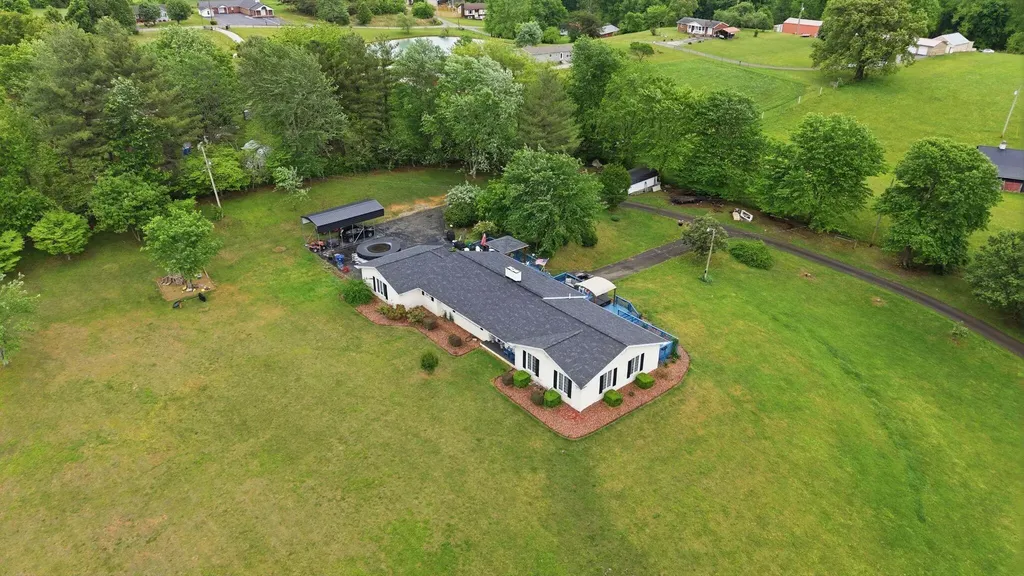 10949 & 10951 E Laurel Road London KY 40741