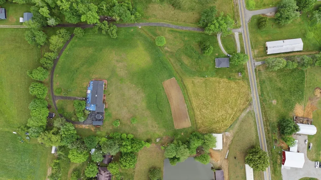 10949 & 10951 E Laurel Road London KY 40741