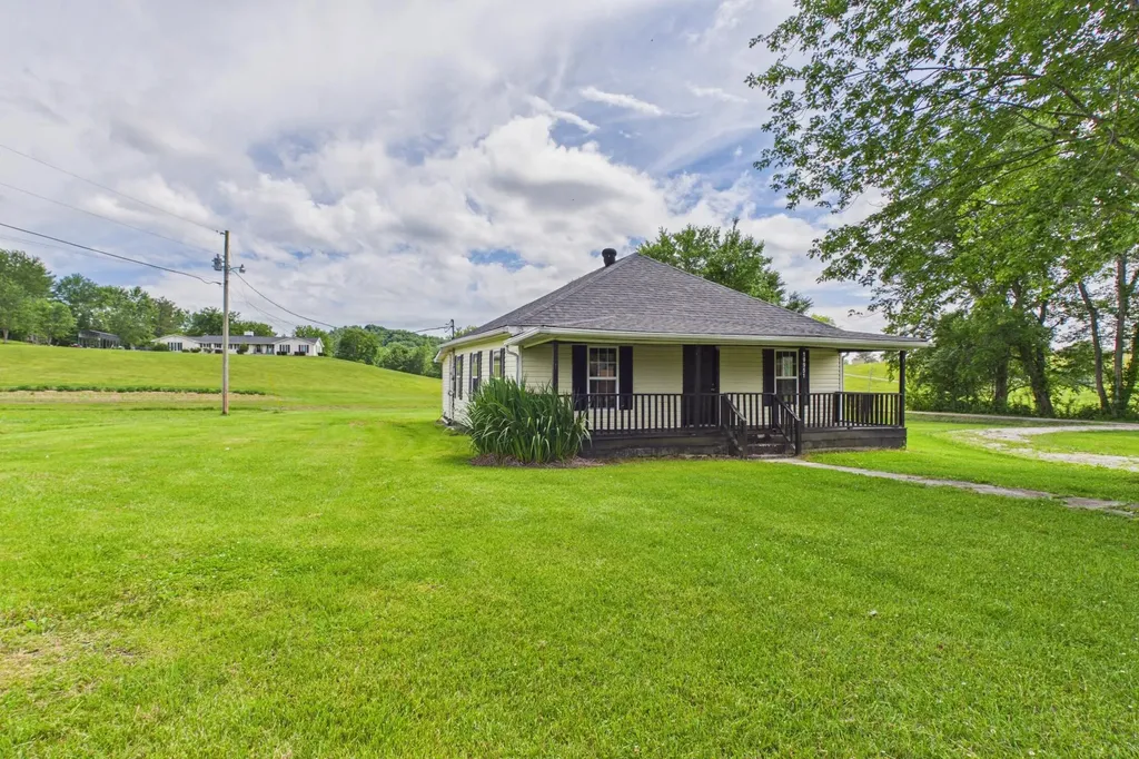 10949 & 10951 E Laurel Road London KY 40741