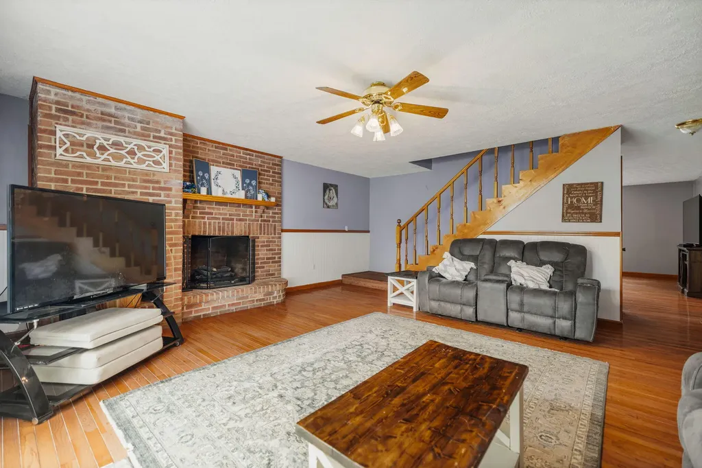 1680 Ky-715 Rogers KY 41365