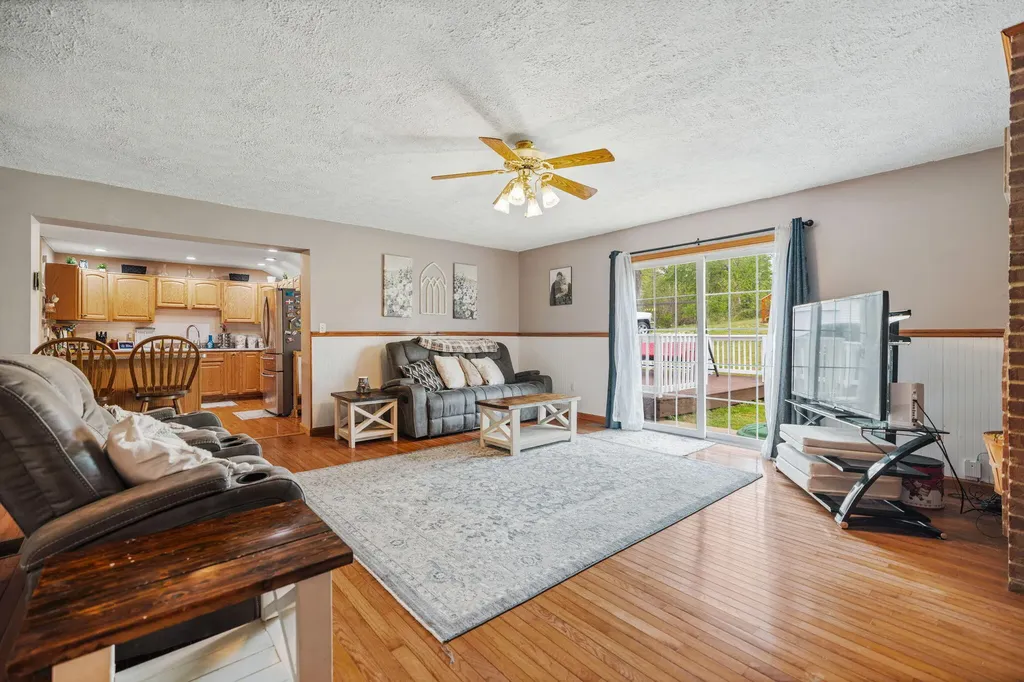 1680 Ky-715 Rogers KY 41365