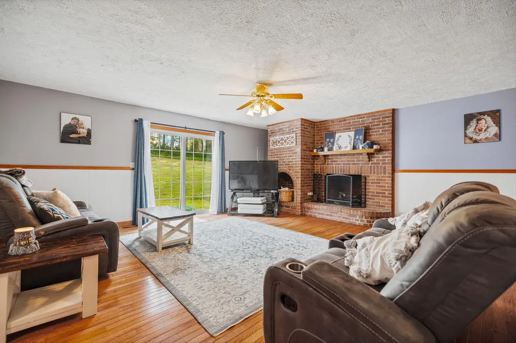 1680 Ky-715 Rogers KY 41365