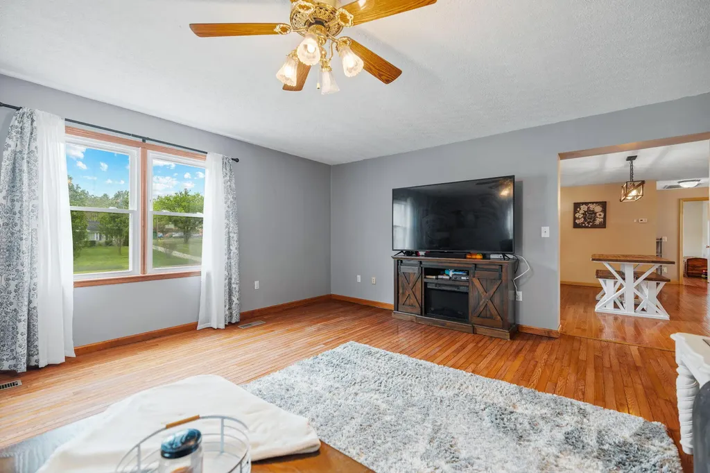 1680 Ky-715 Rogers KY 41365