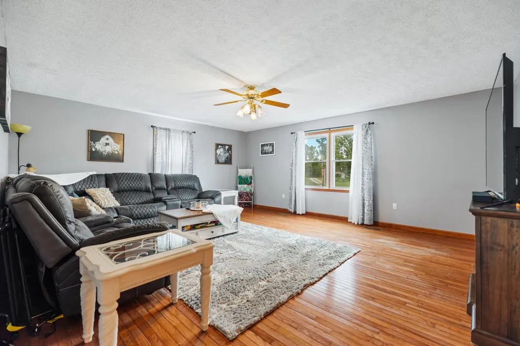 1680 Ky-715 Rogers KY 41365
