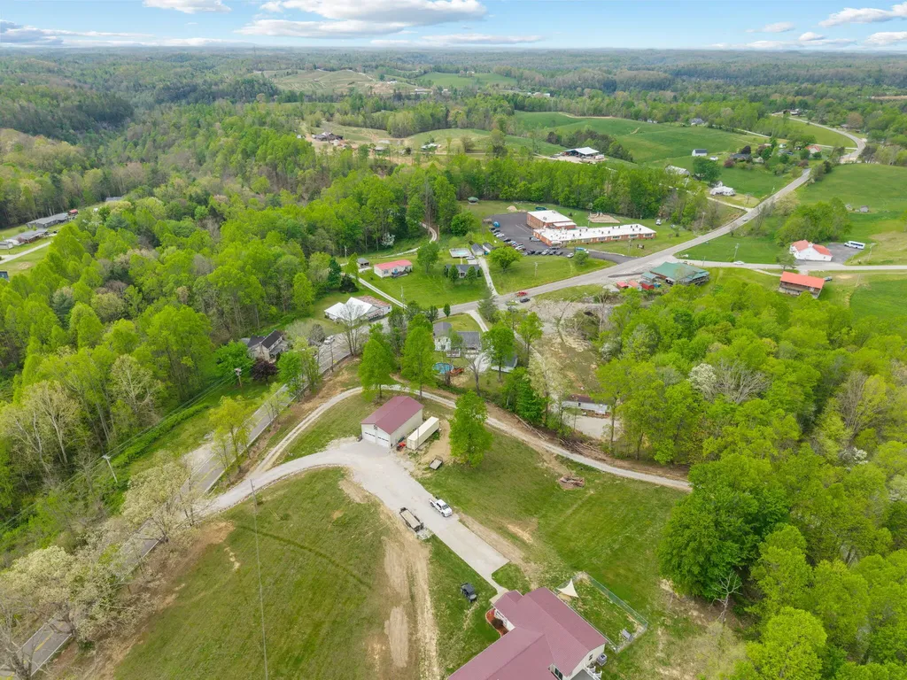 1680 Ky-715 Rogers KY 41365
